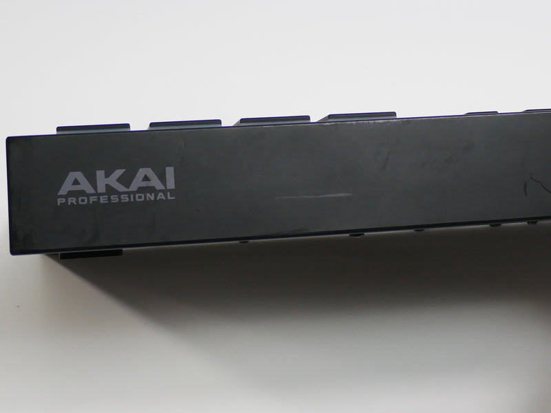 AKAI MPC LIVE + SSD (中古2)