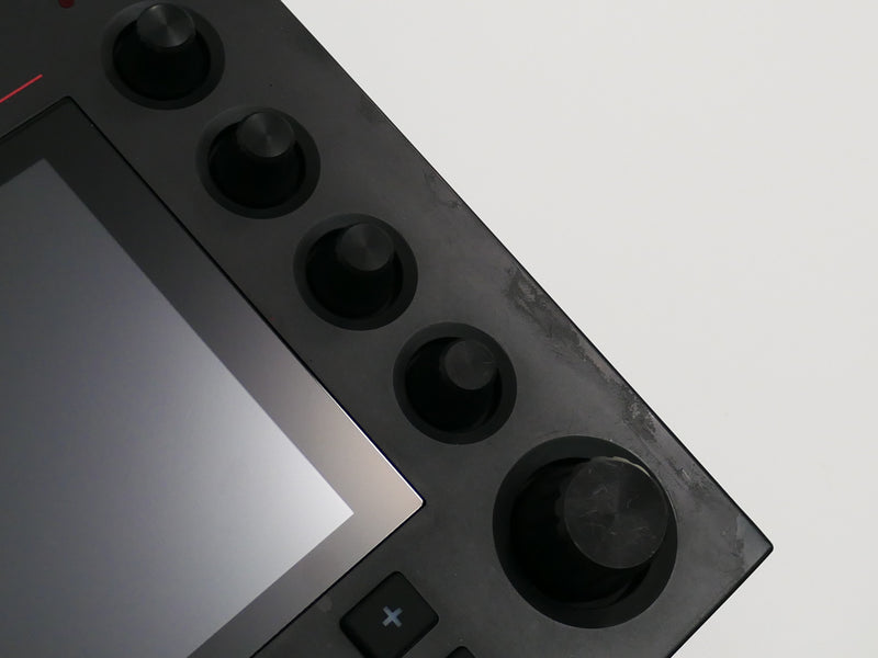 AKAI MPC LIVE + SSD (中古2)