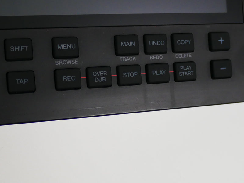 AKAI MPC LIVE + SSD (中古2)