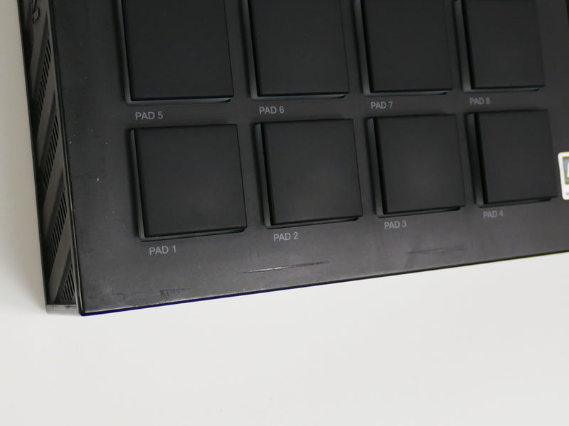 AKAI MPC LIVE + SSD (中古2)