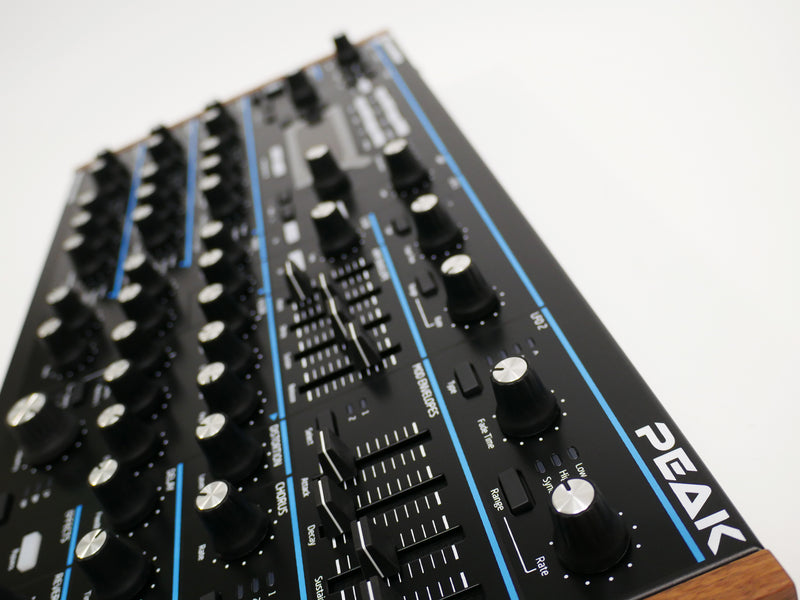 Novation PEAK (中古)3