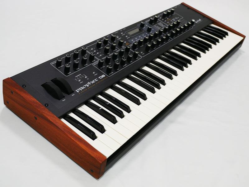 Dave Smith Instruments Prophet '08 PE (中古)2