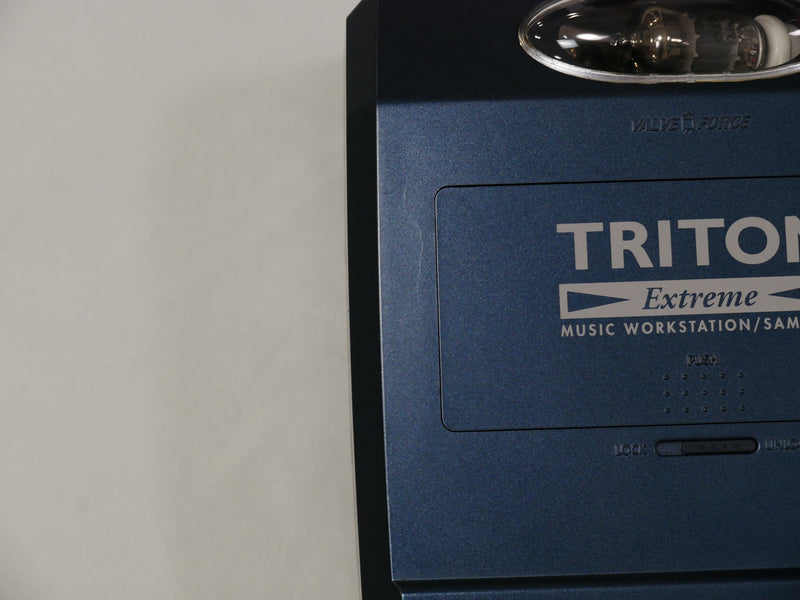 KORG TRITON Extreme 61 (中古)