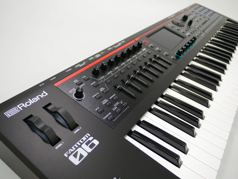 Roland FANTOM-06 + Case (中古)3