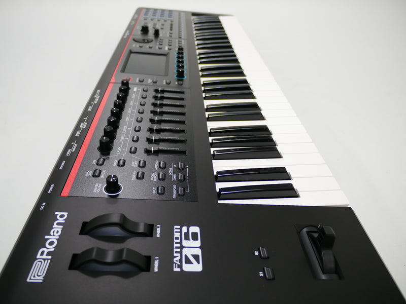 Roland FANTOM-06 + Case (中古)