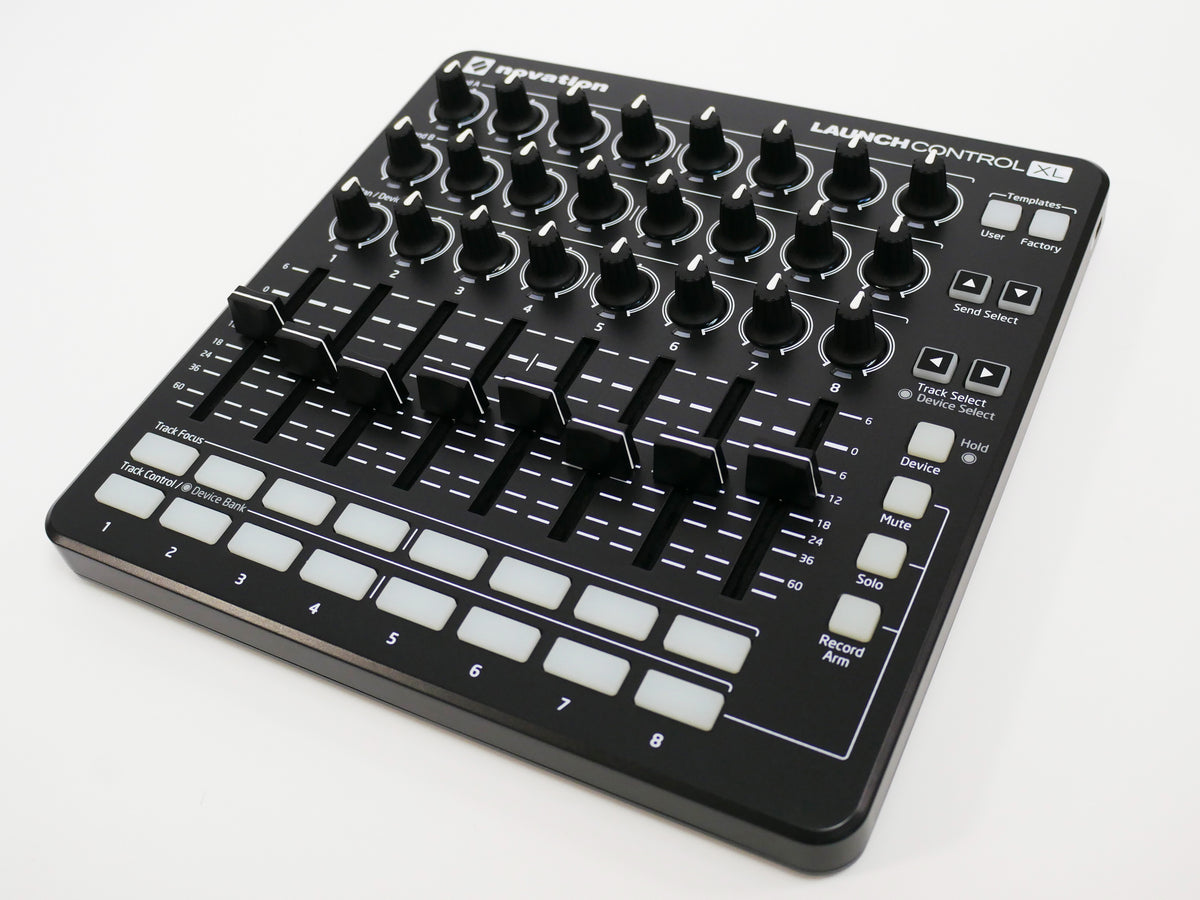 Novation Launch Control XL MK2 + Decksaver (中古)
