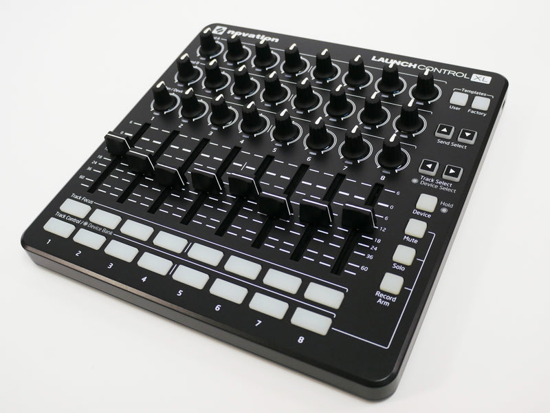 Novation Launch Control XL MK2 + Decksaver (中古)