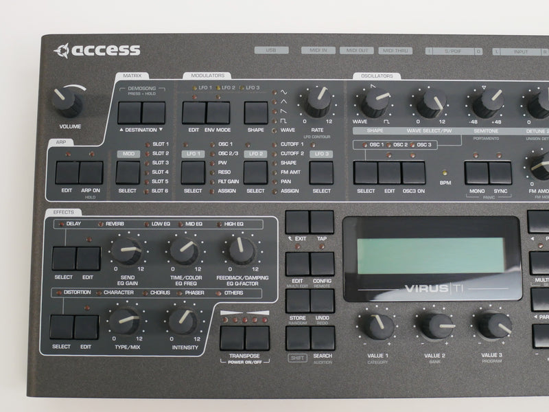 ACCESS Virus TI2 Desktop (中古)3