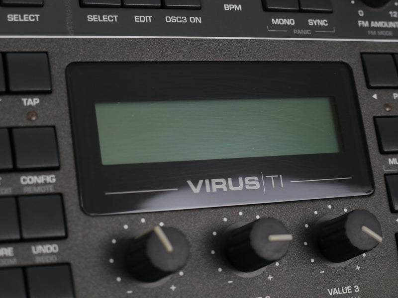 ACCESS Virus TI2 Desktop (中古)