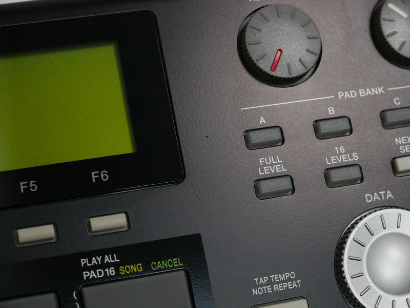 AKAI MPC1000 BK-N + JJOS (中古)