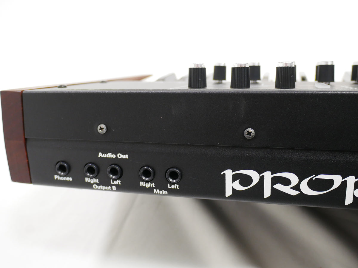 Dave Smith Instruments Prophet '08 PE (中古)
