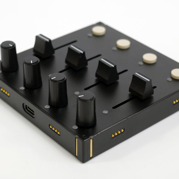 【美品】intech studio PBF4 MIDIコントローラー Intech Studio Grid PBF4 (中古2)