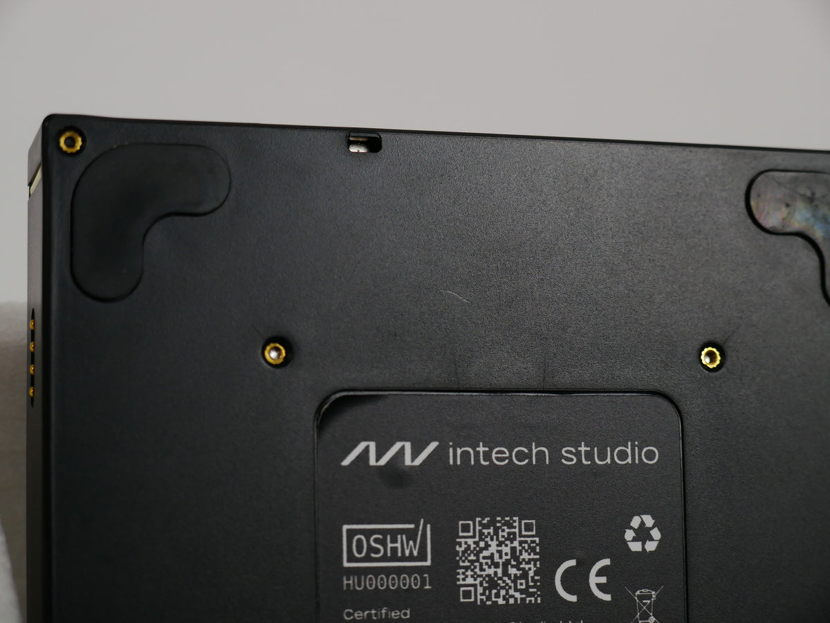 Intech Studio Grid PBF4 (中古2)