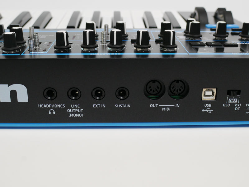 novation Bass Station II (中古)