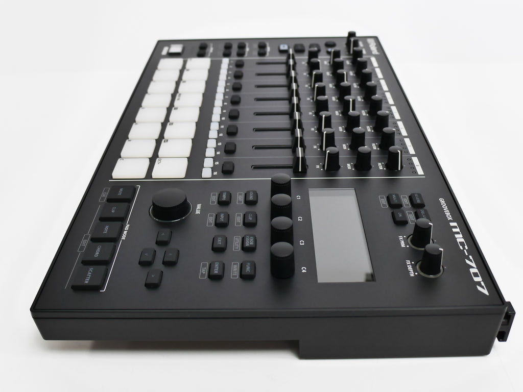 Roland MC-707 (中古2)