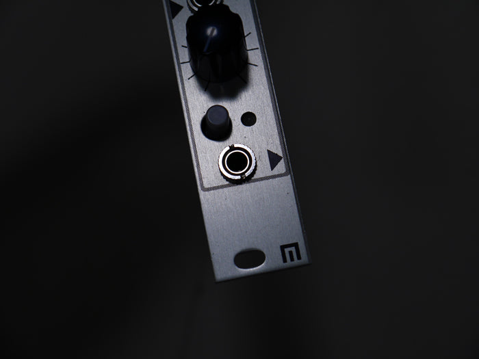 MALEKKO 8NU8R (中古)