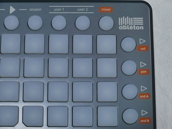 Novation Launchpad S (中古)