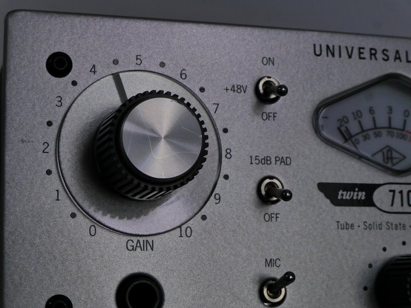 Universal Audio 710 Twin-Finity (中古2)